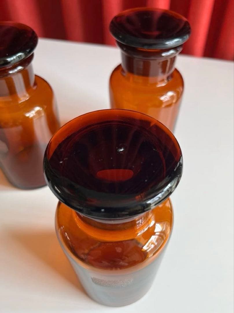 ◆未使用品◆ 昭和レトロ　アンティーク　薬瓶セット　鉄器ブックスタンド