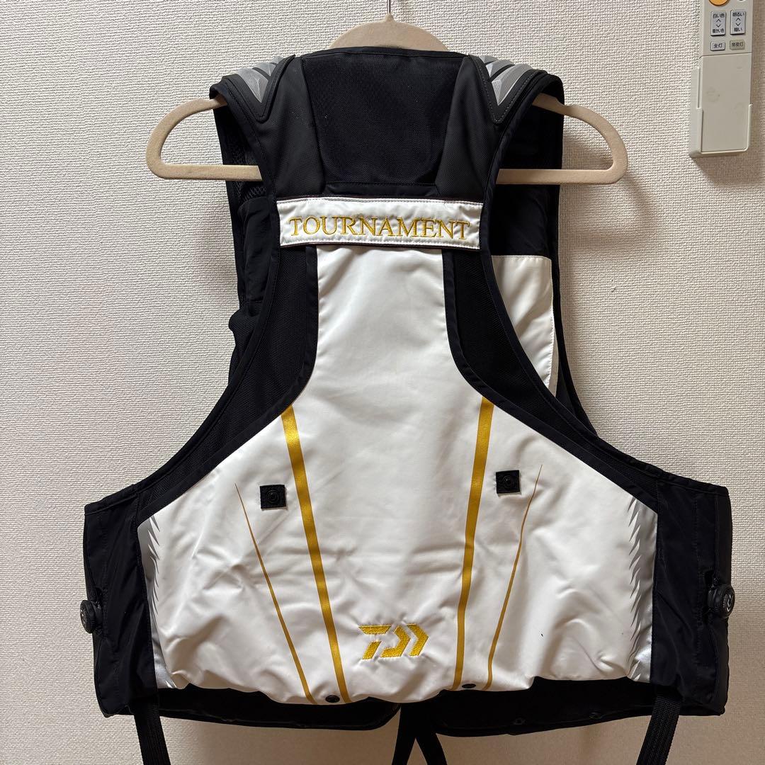 ダイワ トーナメント ライフジャケット