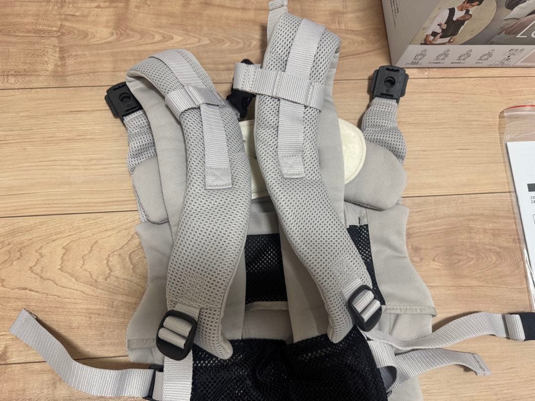 【付属品完備★美品】アップリカ・ラクリス 抱っこ紐 ホワイトアッシュ