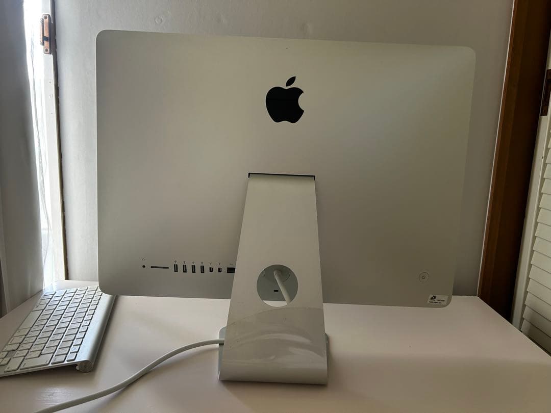 i MAC 21.5インチ LEDバックライトディスプレイ 2013