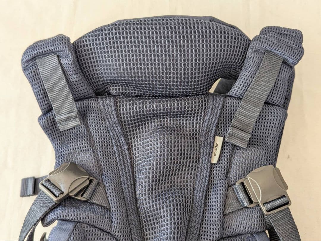 【むんさん専用】アップリカ ラクリス 抱っこ紐 ネイビー