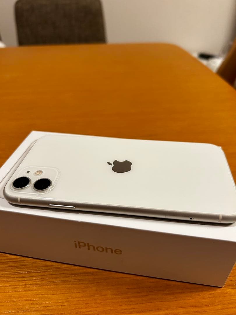 【値下げ】Apple iPhone 11 ホワイト 本体