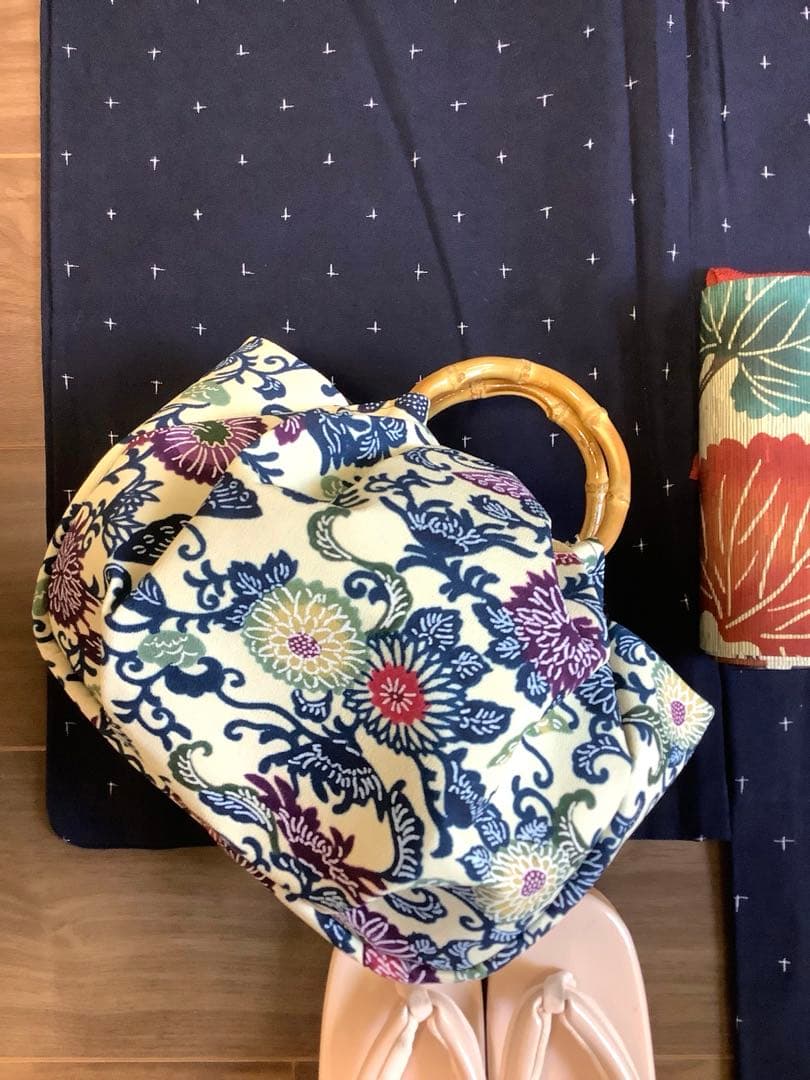 和装バック　着物バック　琉球紅型　紅型生地　菊と蝶（白)入学卒業結婚式七五三振袖