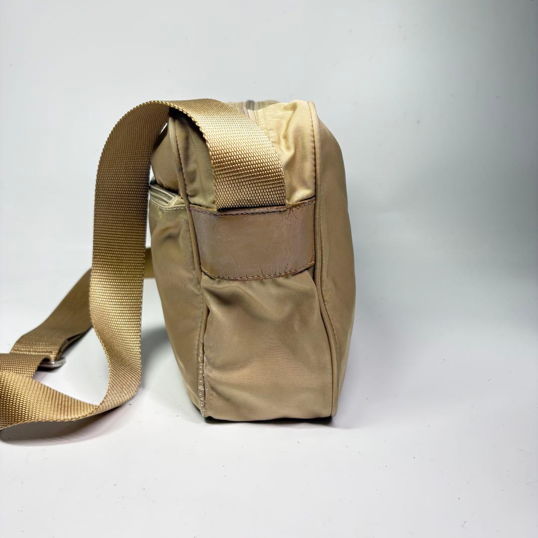 PRADA ショルダーバッグナイロンベージュギャランティカードロゴプレート