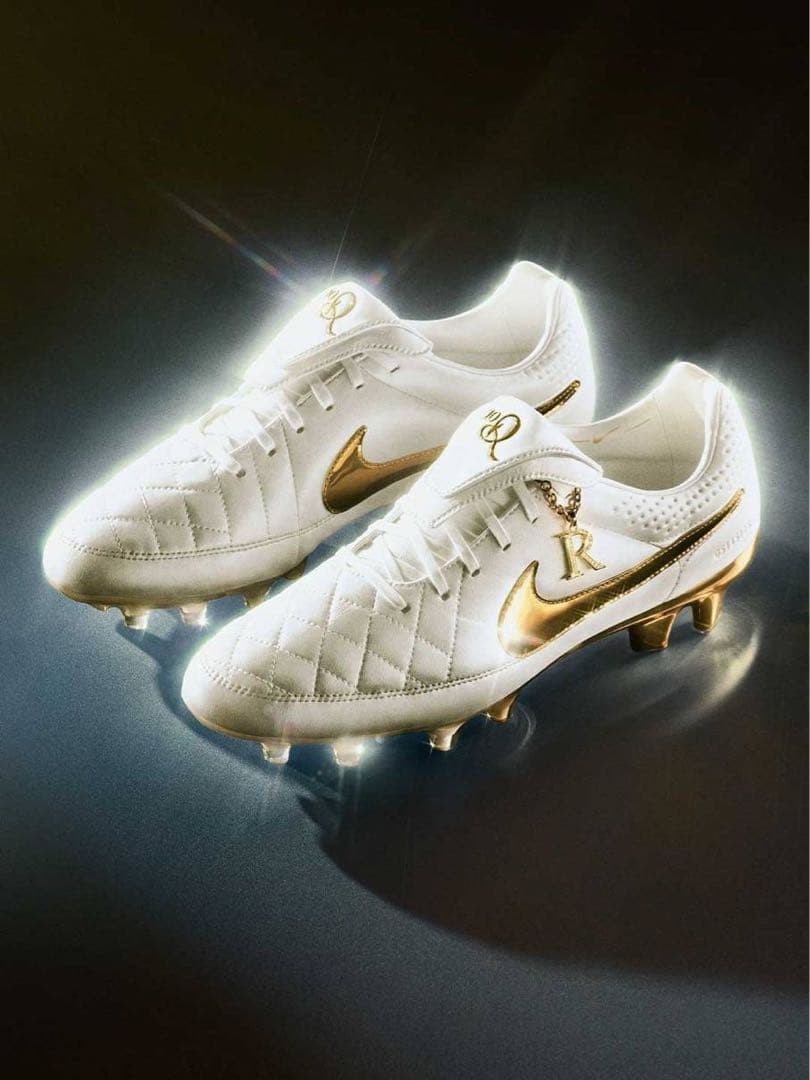 ロナウジーニョ×NikeTiempoLegendFG \"TouchofGold\"