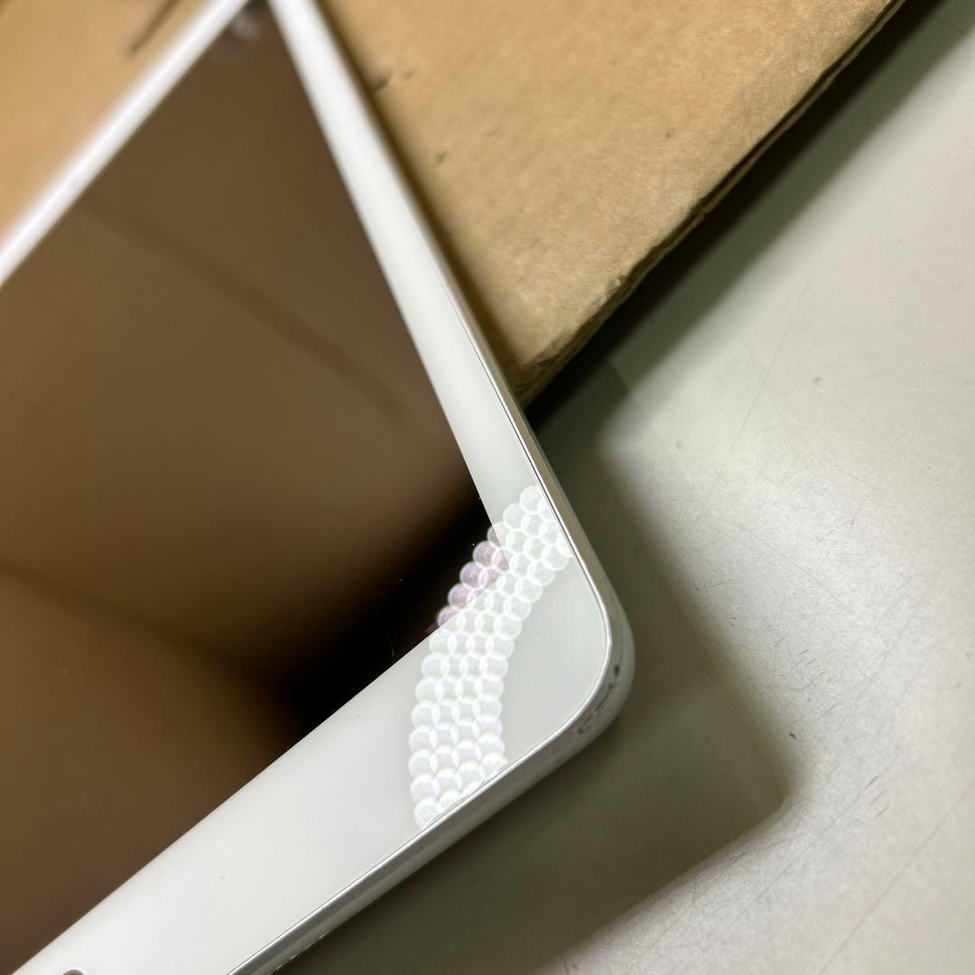 Apple iPad (第７世代) Wi-Fi + Cellular 32GB