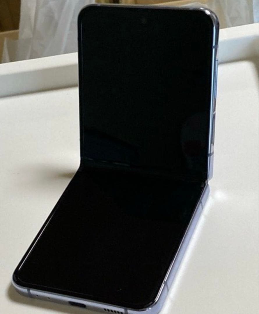 ジャンクGalaxy Z Flip 4 5G SM-F721N 512GB