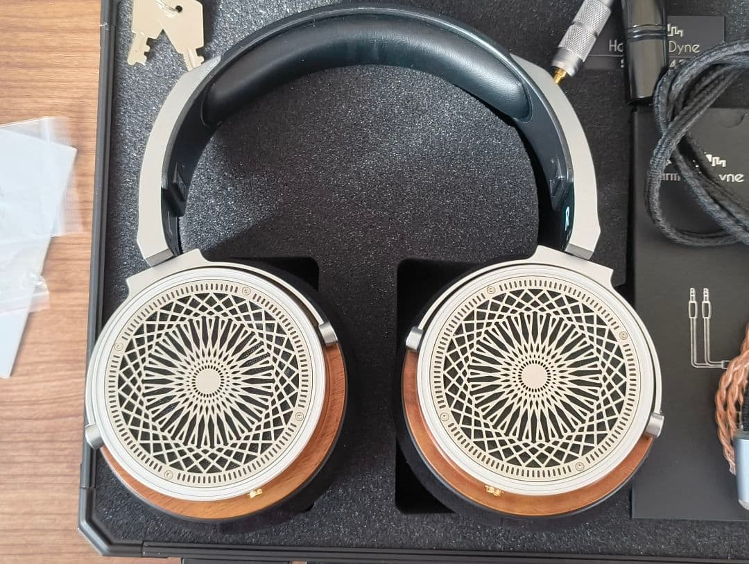 HarmonicDyne Zeus ヘッドフォン
