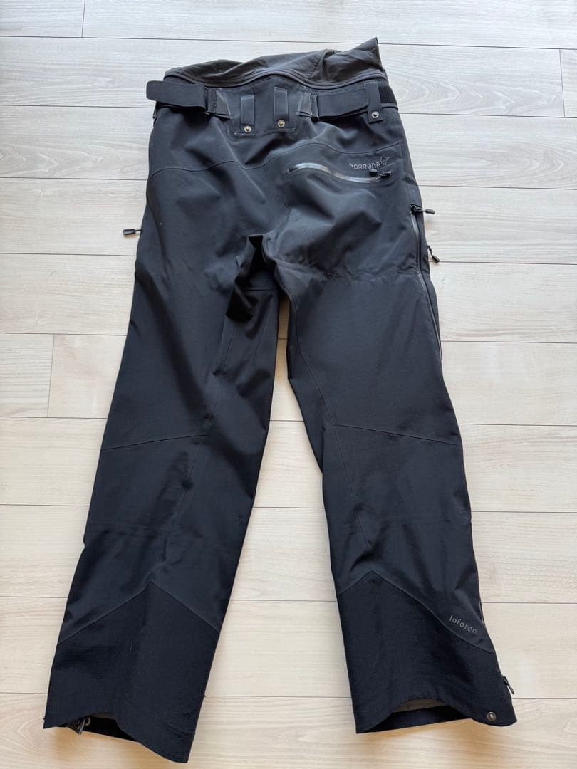 Norrona lofoten Goretex pro pants Mサイズ