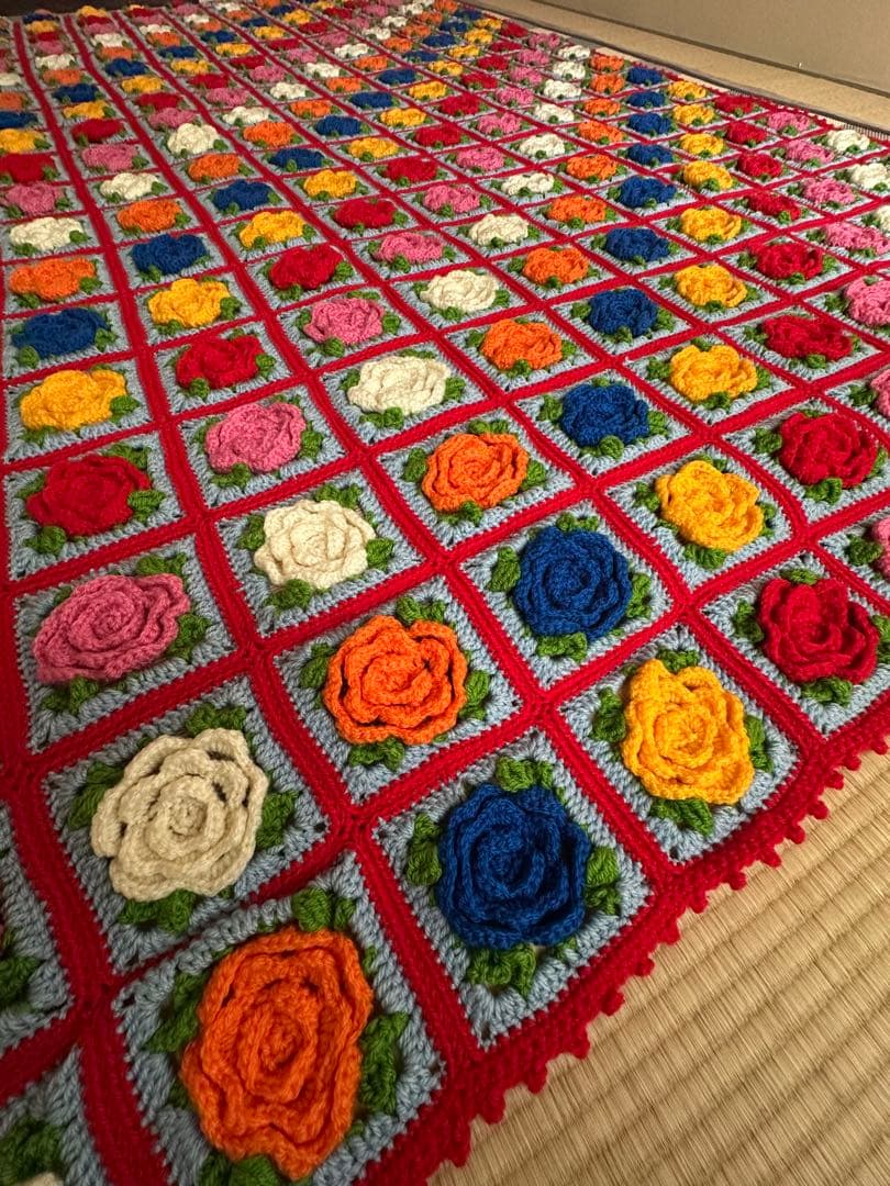 立体感多彩なバラ花柄　グラニースクエア✳︎ブランケット✳︎マルチカバー✳︎大判