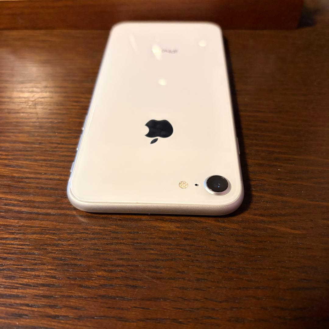 iPhone8 64GB シルバー 美品 バッテリー100%