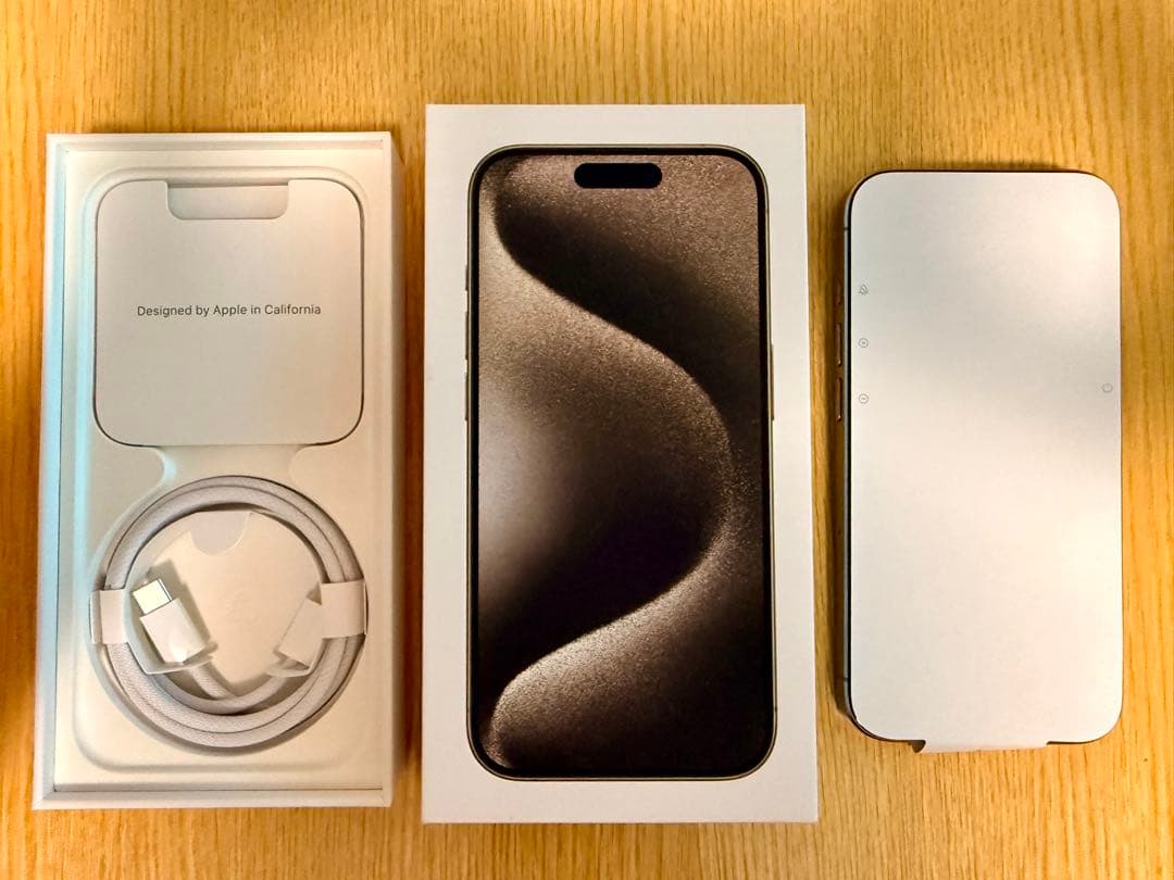 【美品】iPhone 15 Pro ナチュラルチタニウム 256GB