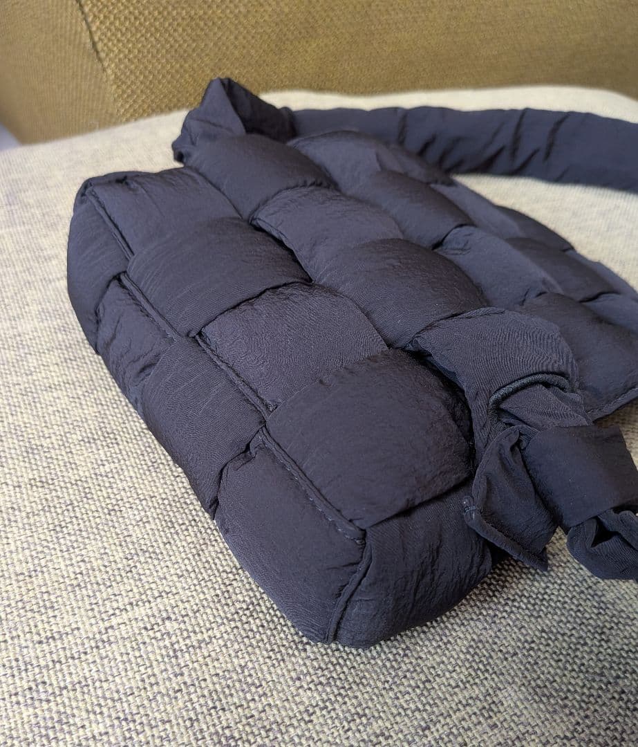 ボッテガヴェネタ ボディバッグ マキシイントレチャート パデットテックカセット