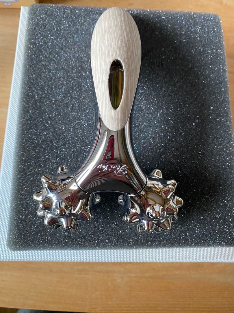 新品ReFa リズムRHYTHM美顔ローラー ダブルローラー限定カラー