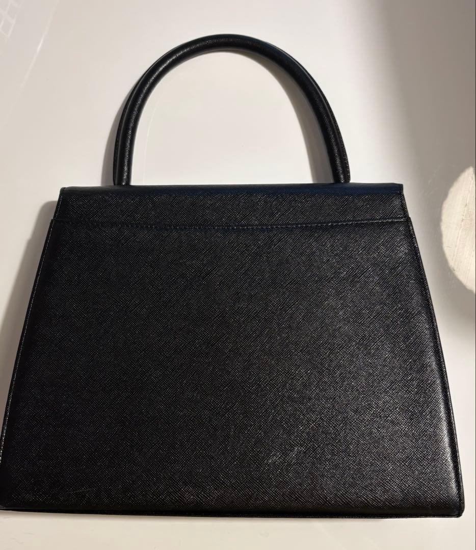 【極美品】Yves Saint Laurent ブラックハンドバッグ