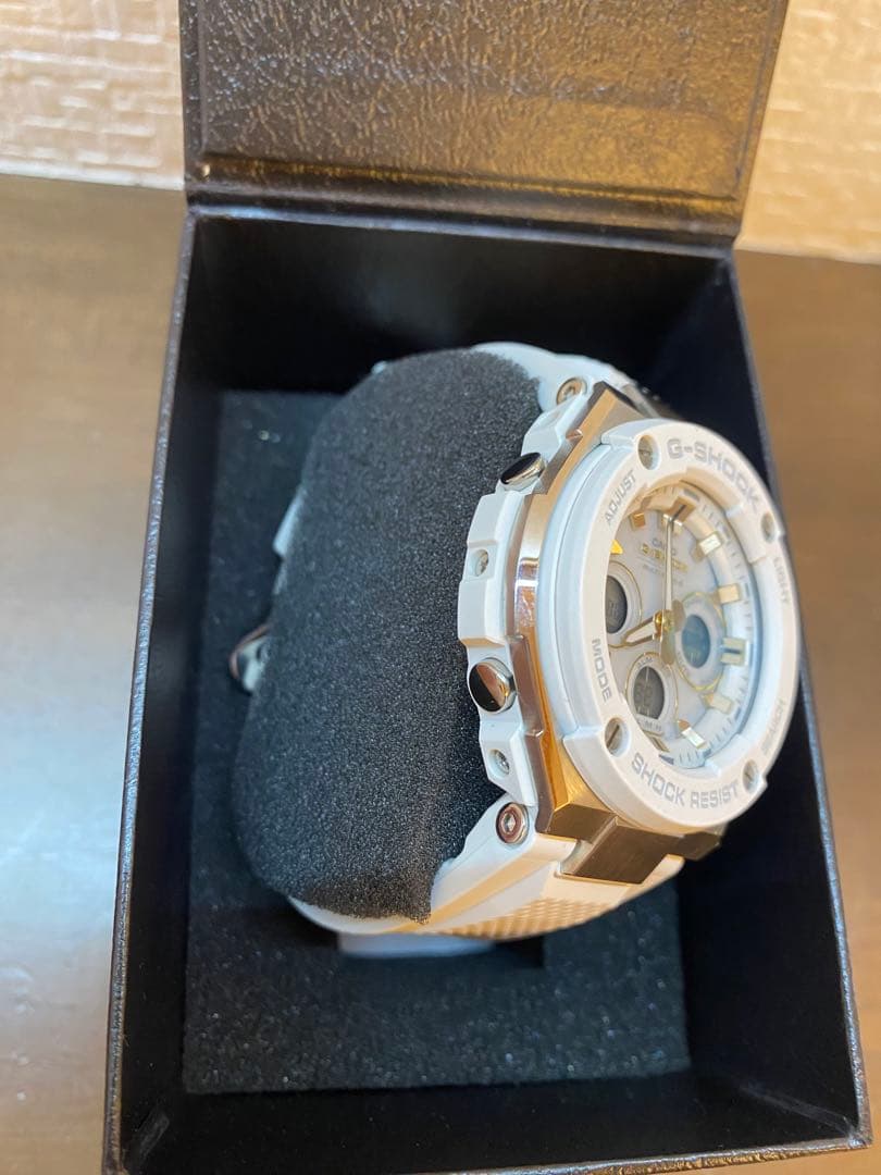 【極美品】GST-W300-7AJF G-SHOCK 電波ソーラー　ホワイト