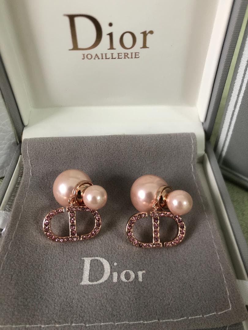 パールピアス　ｃｄロゴ　ピンクゴールド　上品 レディース