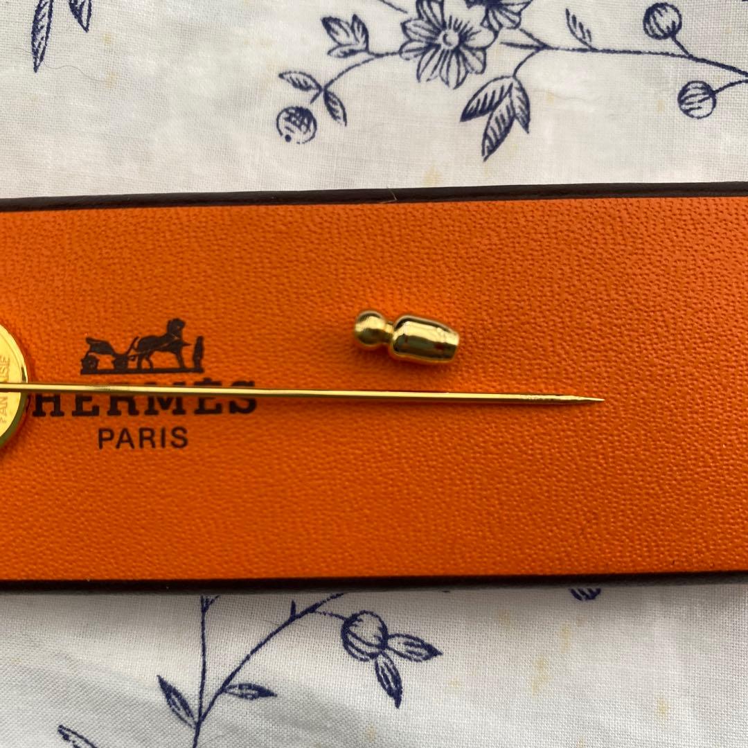 美品　HERMÈS セリエ ピンブローチ　ゴールド