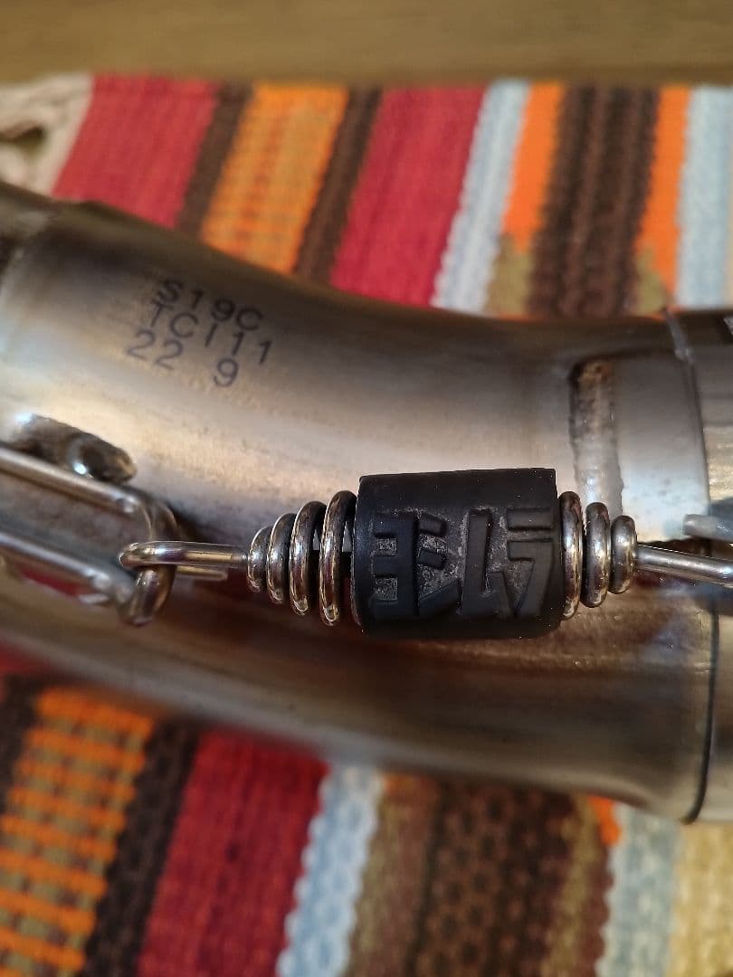 ヨシムラ SUZUKI　KATANA Slip-On B-77サイクロン