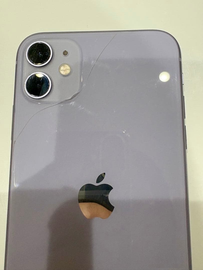 iPhone11 SIMフリー　(商品説明必読)