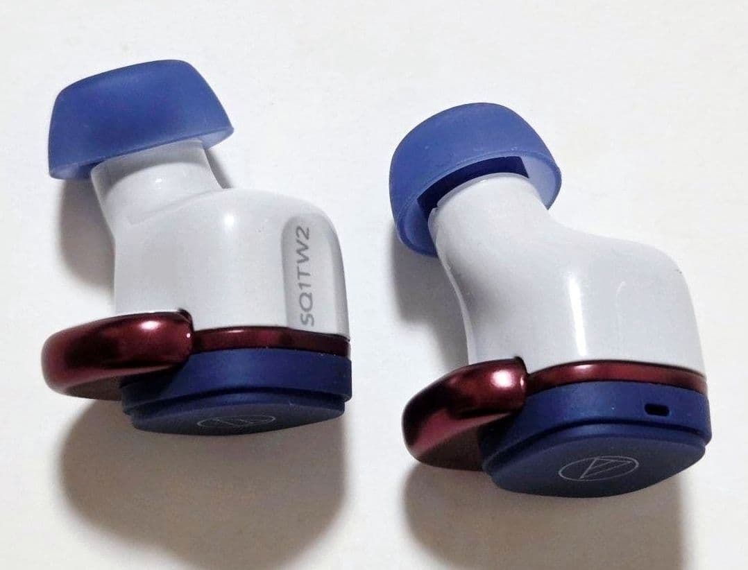 オーディオテクニカ　ワイヤレスイヤホン　ATH-SQ1TW2 NRD　新品に近い