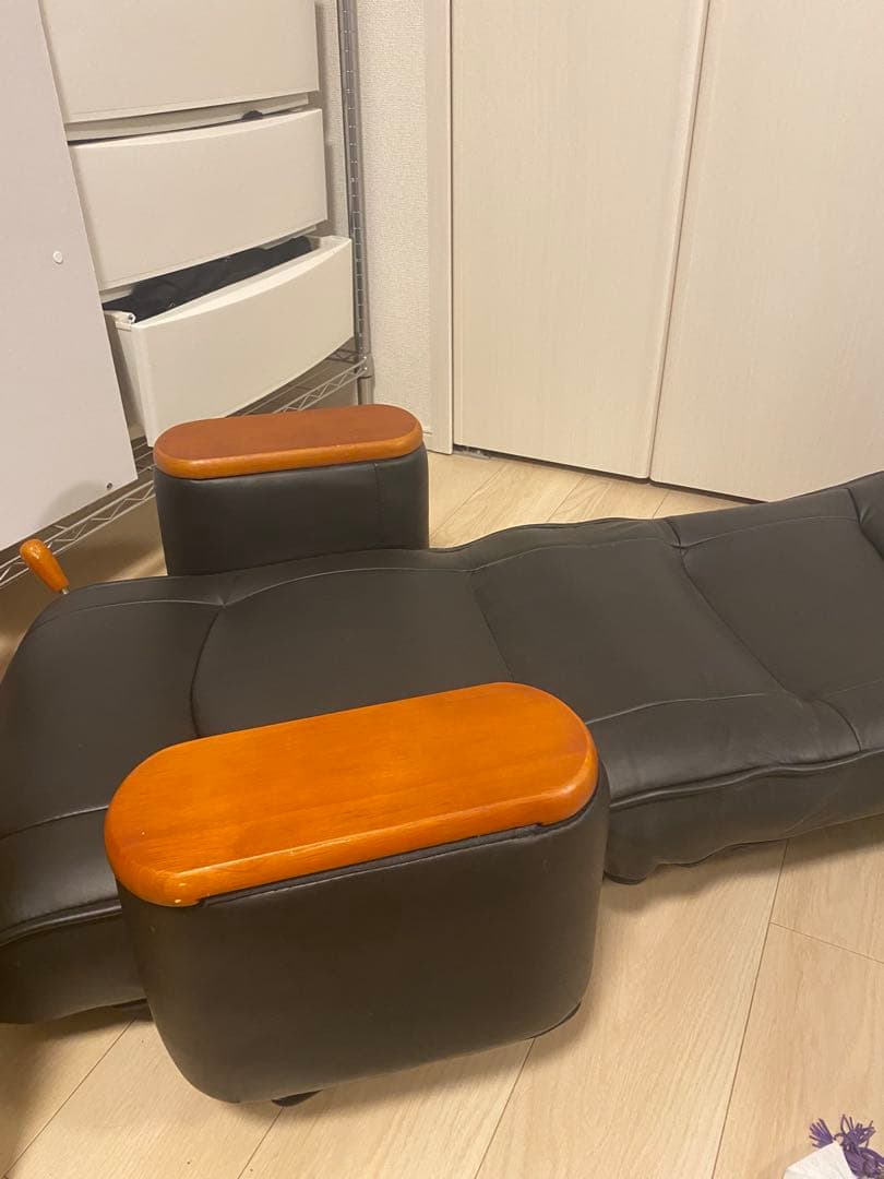 リクライニング 1人掛けソファ 黒　ウッド調　収納付き