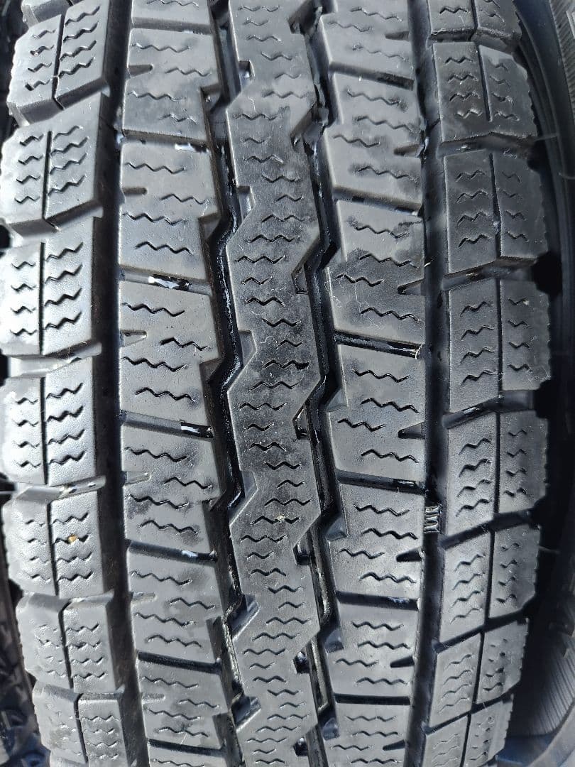 145R12・LT【1/2】軽トラ用スタッドレス・鉄ホイール付、２本分割