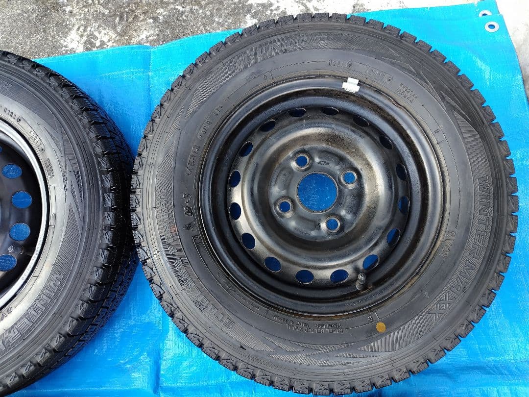 145R12・LT【1/2】軽トラ用スタッドレス・鉄ホイール付、２本分割