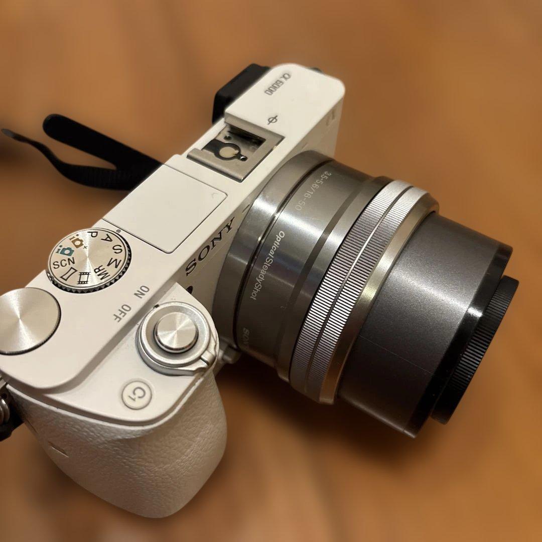 【低ショット1800回】SONY α6000 標準レンズセット ホワイト おまけ