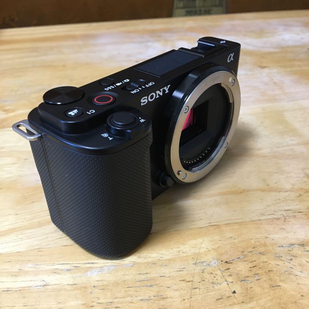 ショット数71枚！ほぼ新品！SONY ZV-E10ボディ ミラーレス一眼カメラ