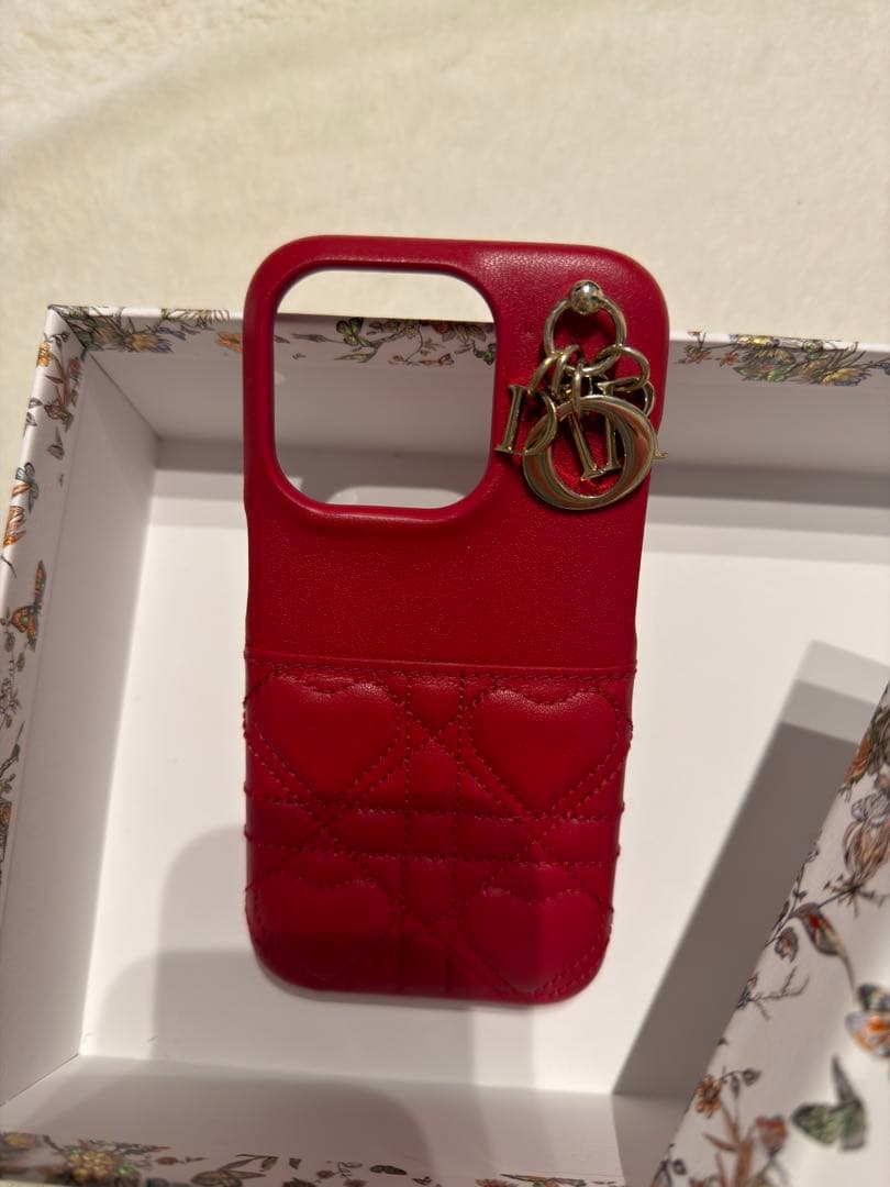 Christian Dior レッド iPhone15Pro ケース