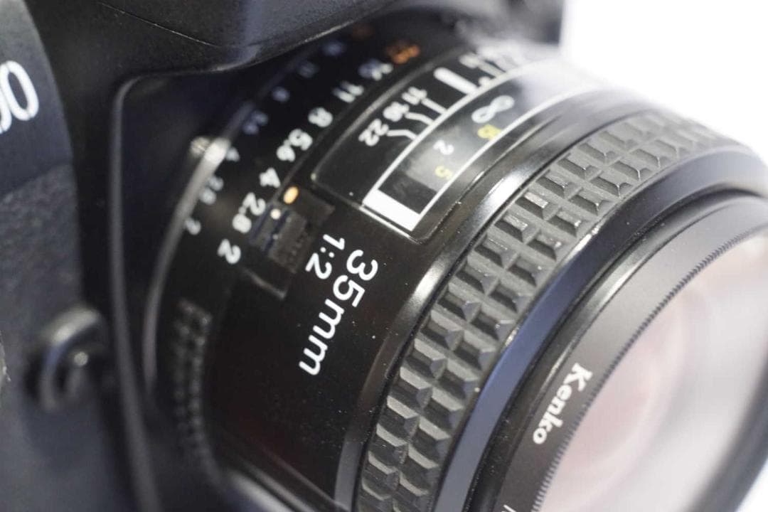 ニコンF100　ワンオーナー　AFニッコール35ミリF2つき　カメラ使用僅少美品