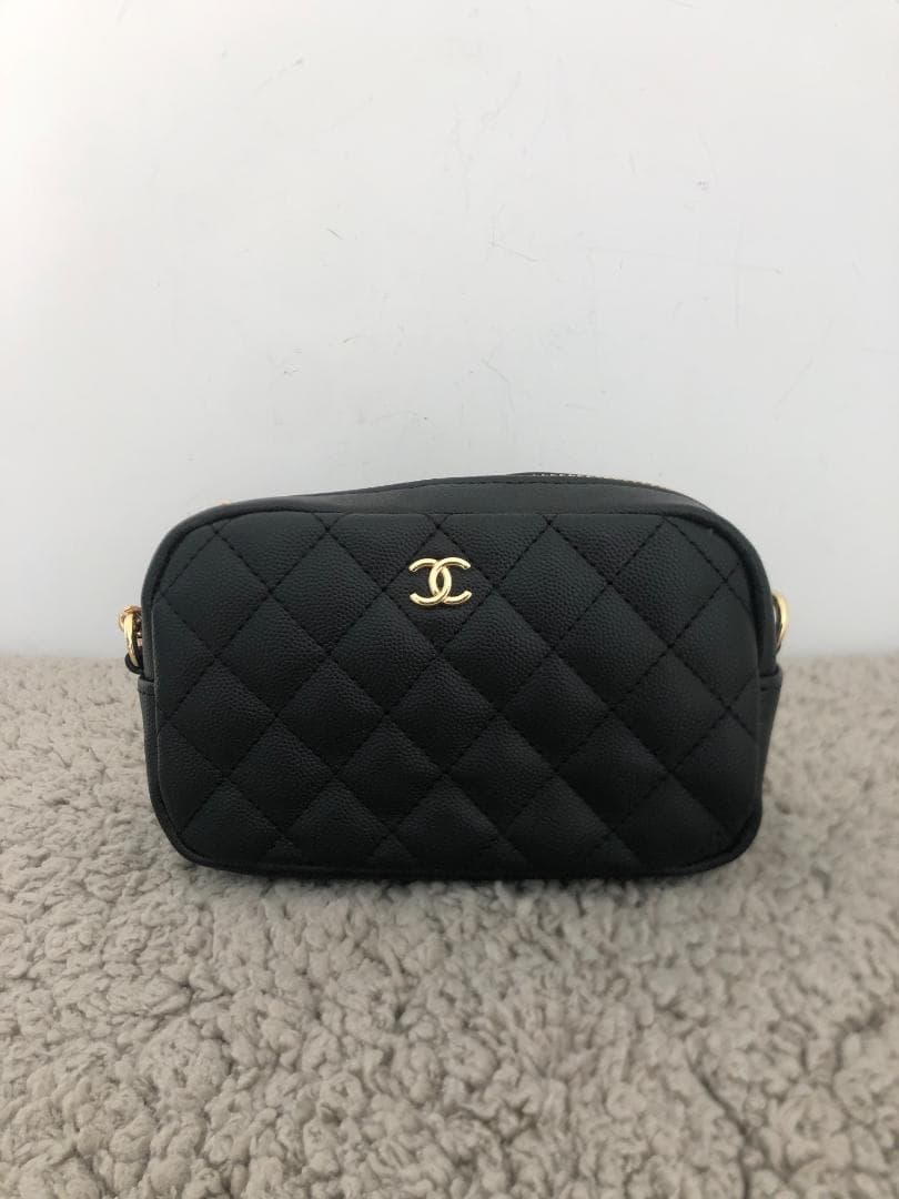 ノベルティー ショルダーバッグ　ロゴ ブラック　綺麗　バッグ