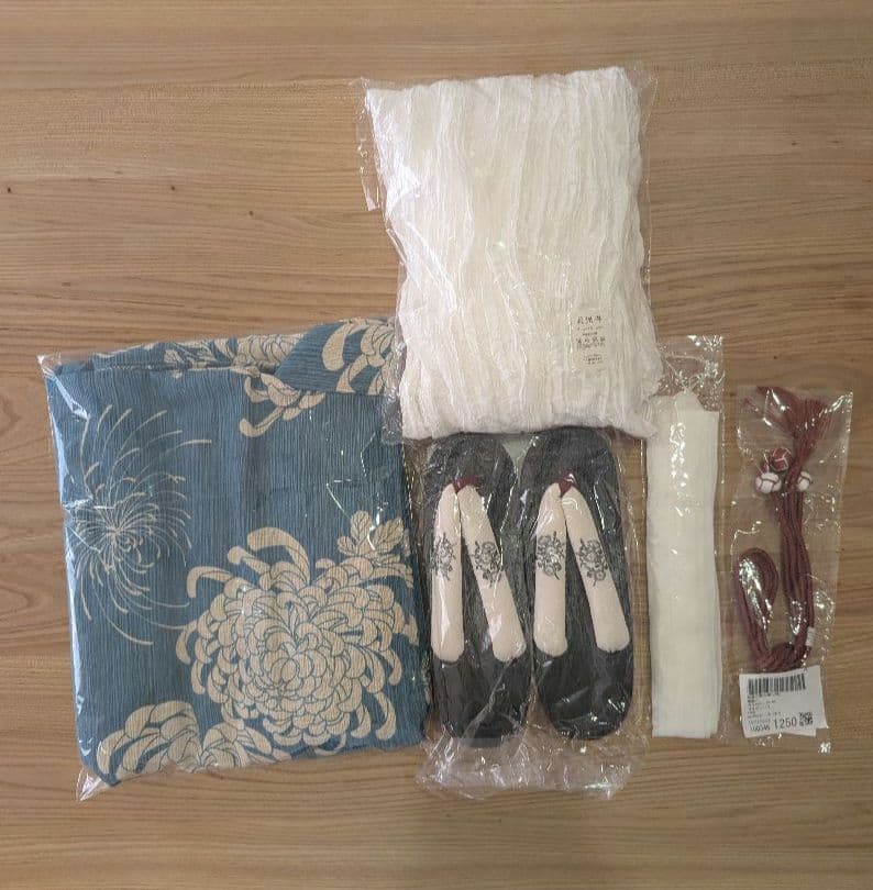 ゆかた館グレース浴衣セット（浴衣+兵児帯+下駄+腰紐2本+帯飾り）サックスブルー