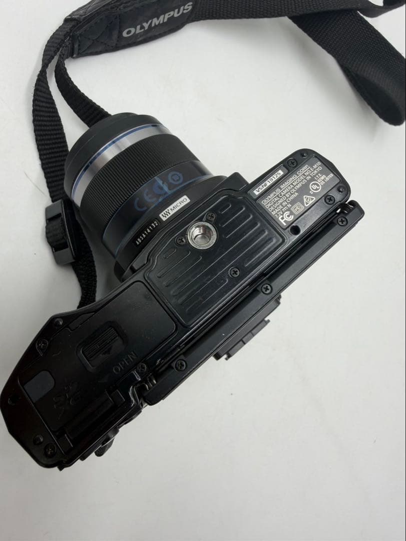 デジタルカメラ OLYMPUS OM-D E-M10 45mm 1:1.8