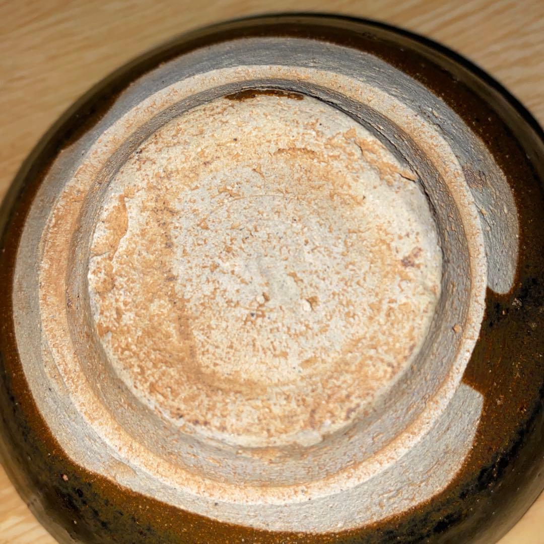 黒釉白彩梅花紋(？)小服茶碗　吉州窯　南宋時代