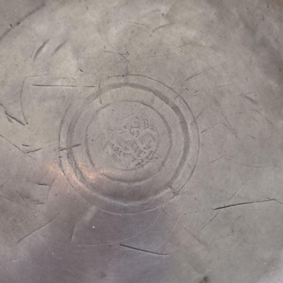 アンティーク 金属製皿 花彫刻