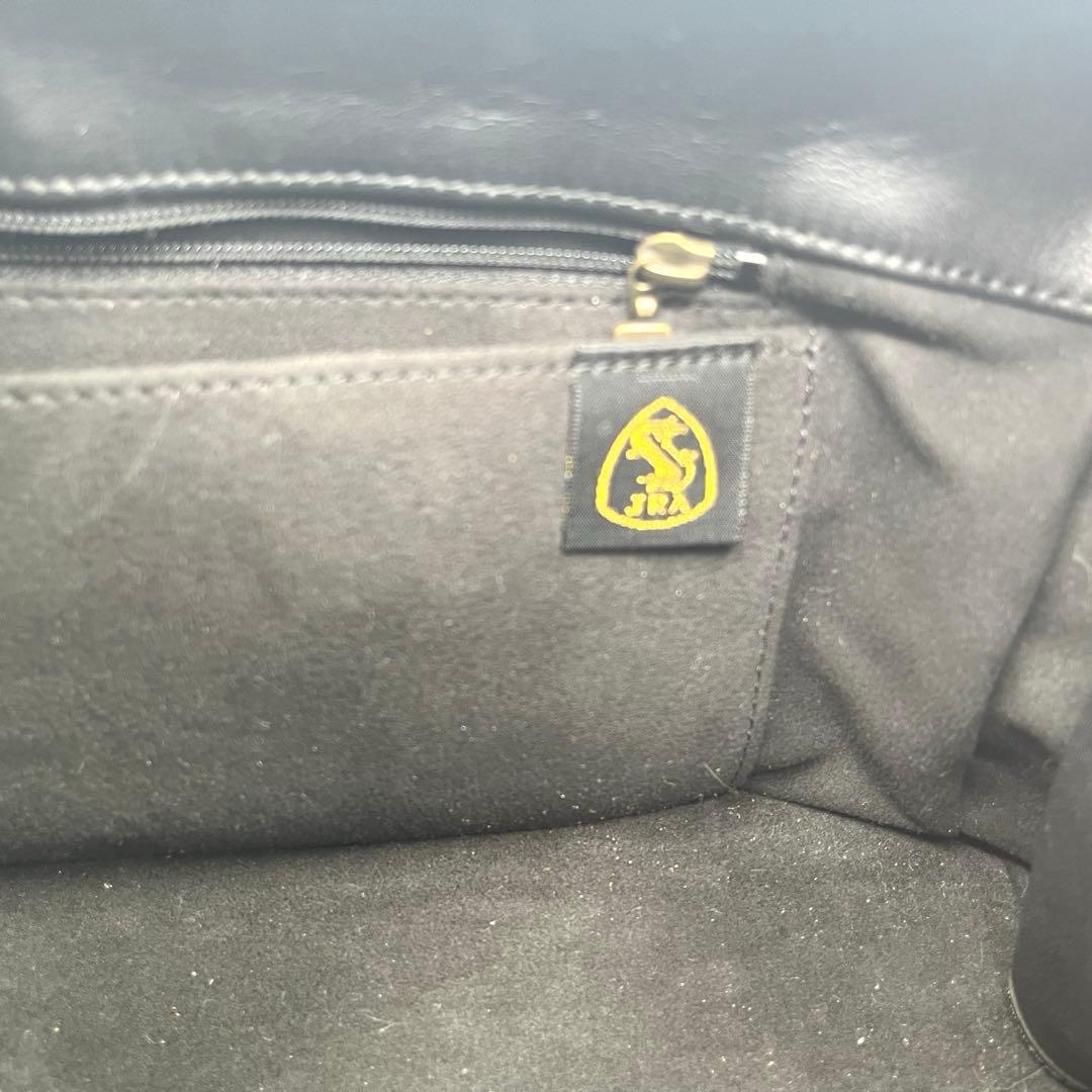 美品◎JRA認定 シャイニングクロコ ハンドバッグ センター取り 黒 明日香