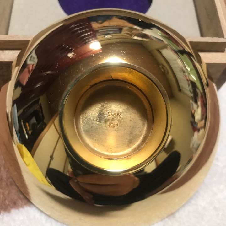 〔送料無料〕金の盃 箱 飾り台付き（他のサイトでも出品中のためお早めに）