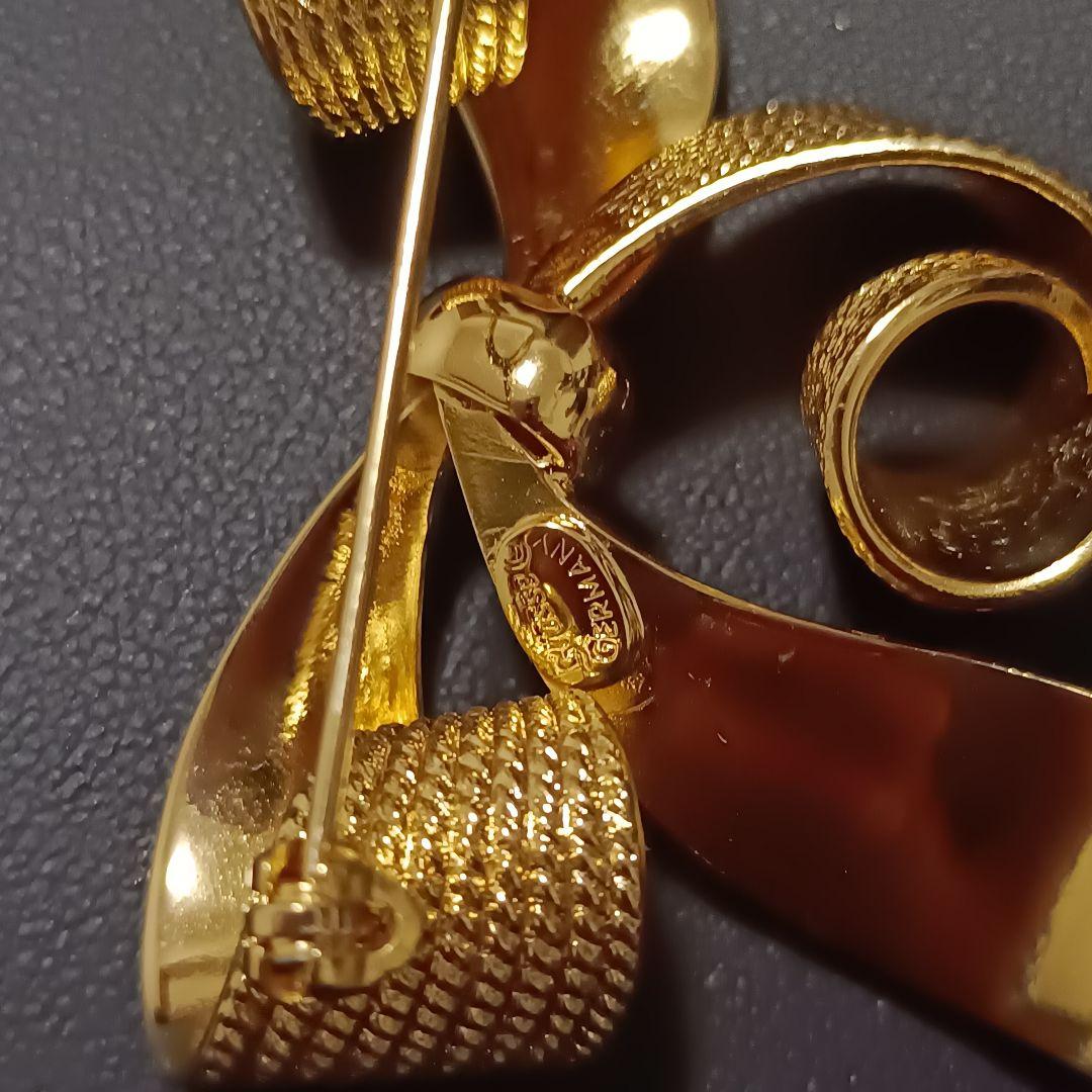 クリスチャンディオール　リボン　ブローチ　ゴールド　付属品なし