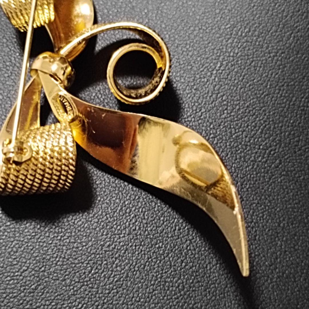 クリスチャンディオール　リボン　ブローチ　ゴールド　付属品なし