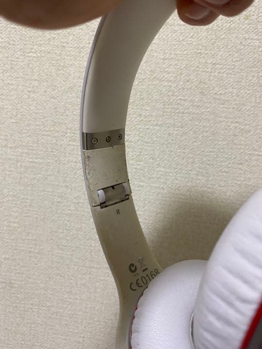 Beats ヘッドホン白