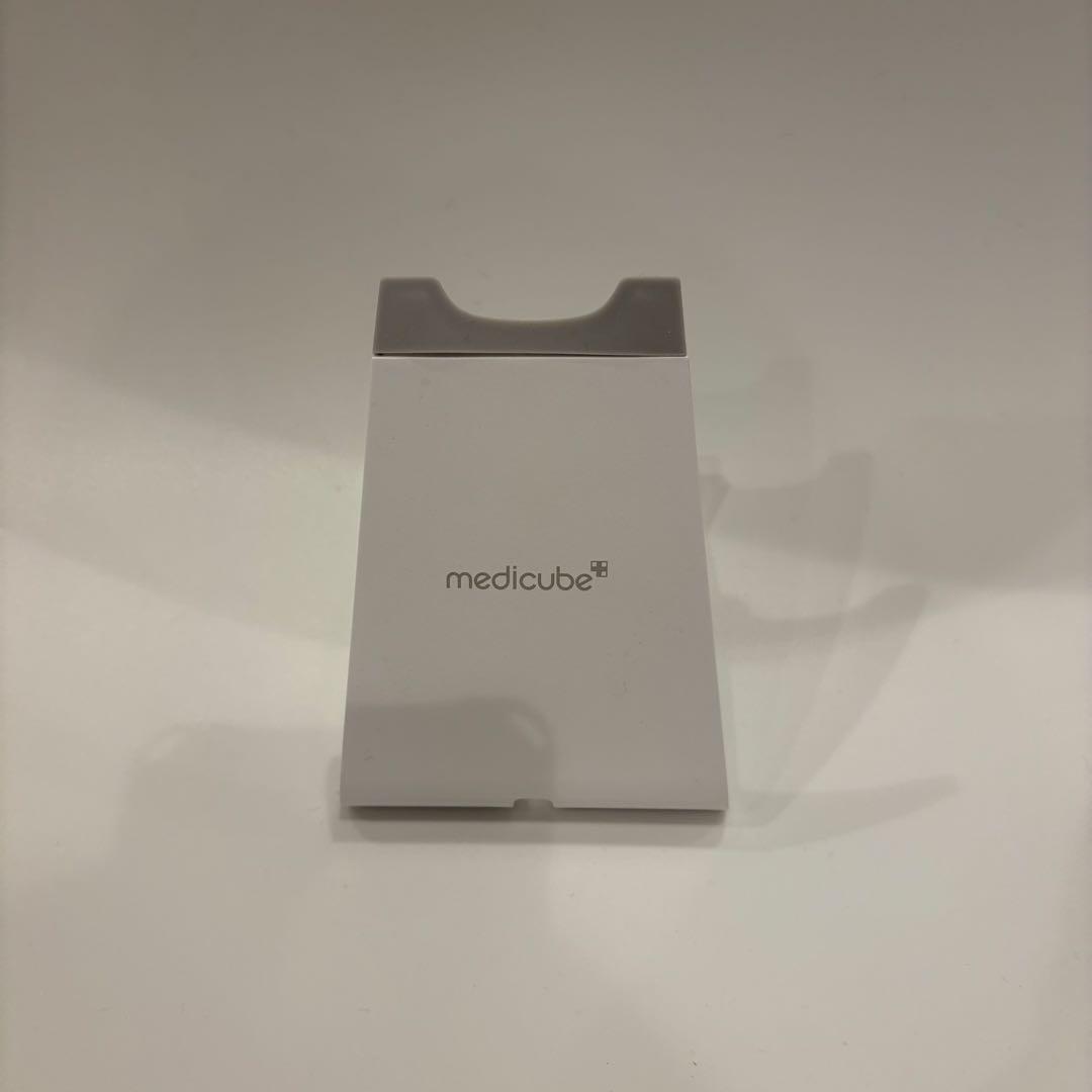 メディキューブ medicube AGE-R EMSダーマショット