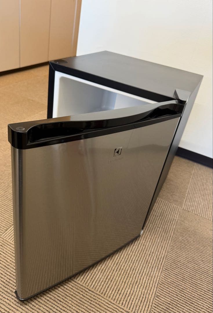 Electrolux エレクトロラックス 小型冷蔵庫1ドア45L