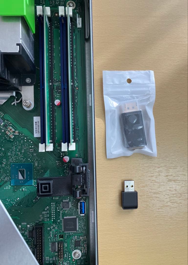 富士通 2018年製 Xeon SSD 500GB メモリ16GB DVDドラ