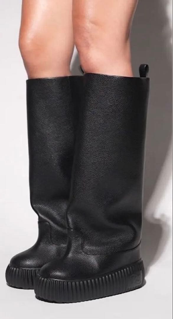 YELLO フラットタイヤリフテッドタルブーツ