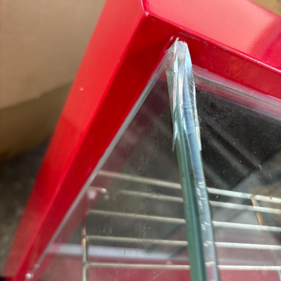 赤いガラスショーケース 中型未使用品傷あり