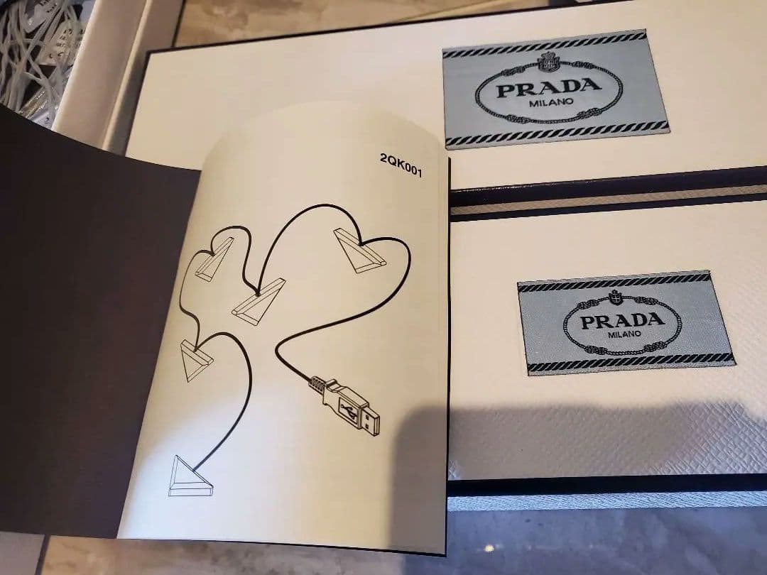 PRADA 電飾オーナメント USB 箱&説明書有り