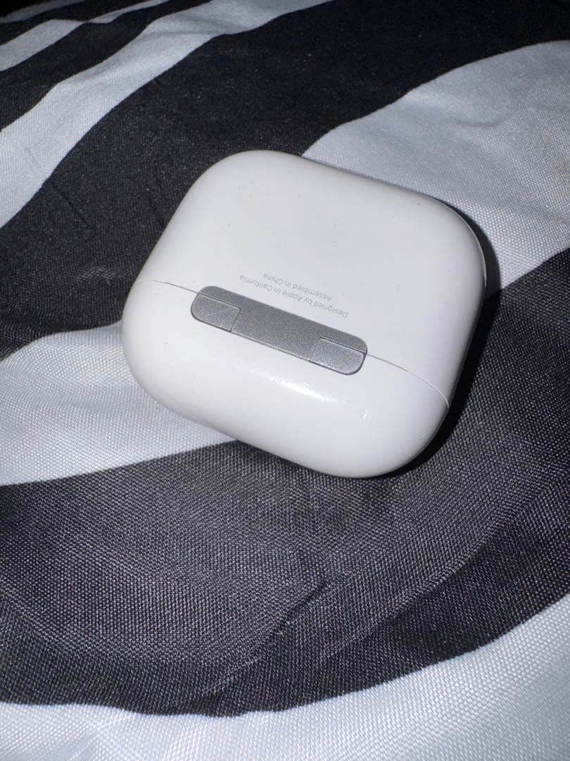 AirPods4 ノイズキャンセリング搭載　箱は無し