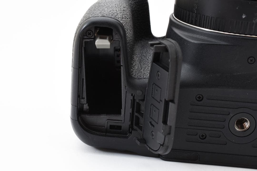 保証付/一眼レフカメラ/ Canon EOS Kiss X9i 標準レンズセット